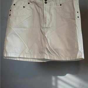 Lee Women's White Skirt